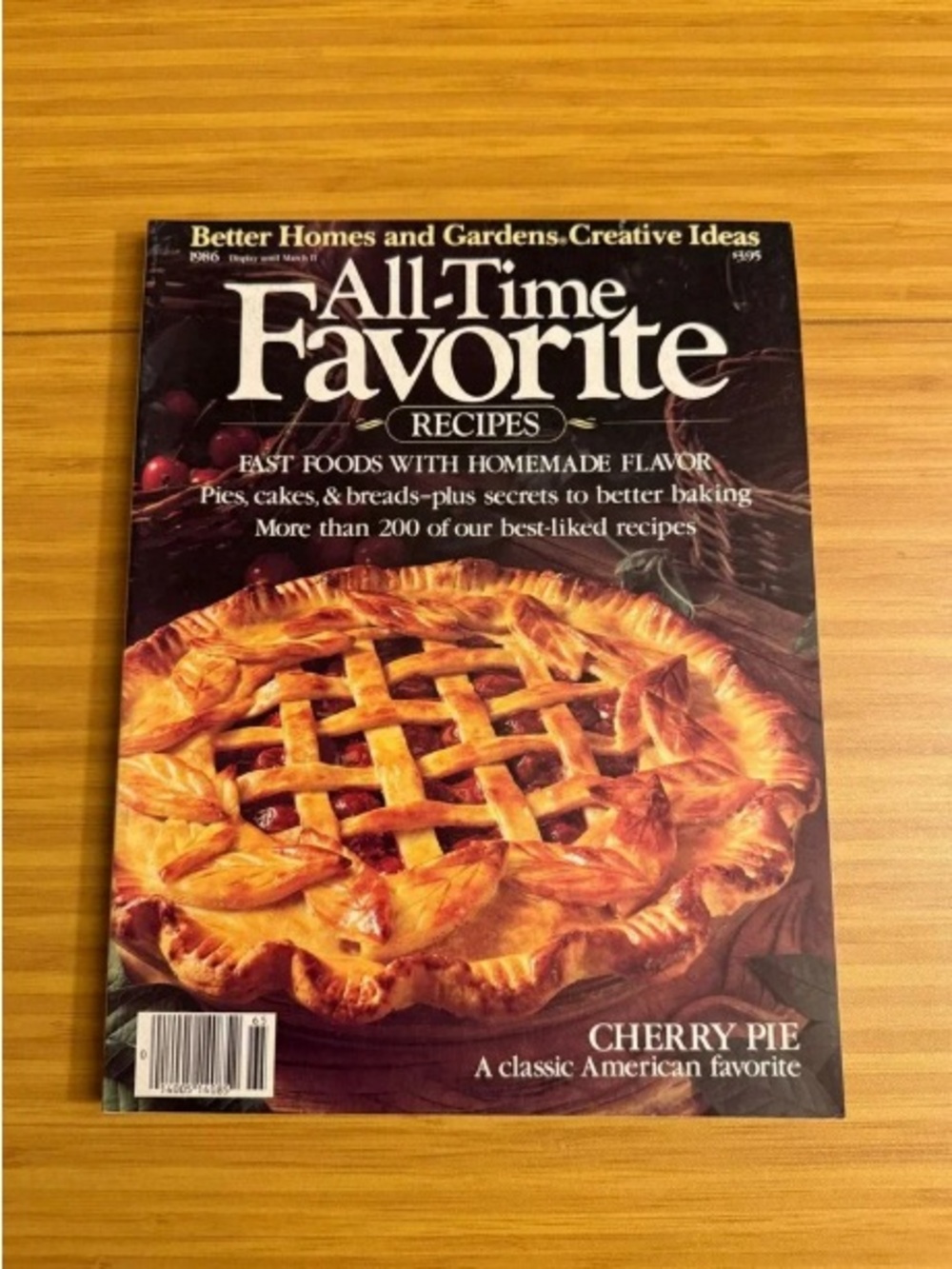 Better Homes and Gardens All-Time Favorite Recipes - Cherry Pie Cover (Black)